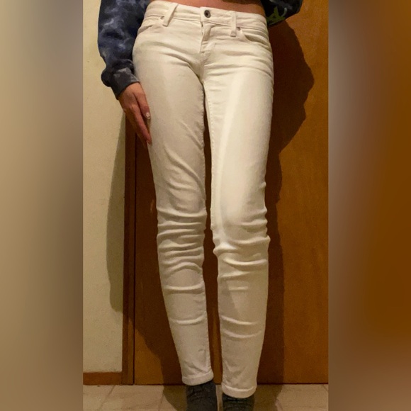 White, low rise skinny jeans. Excellent condition! - Picture 2 of 3